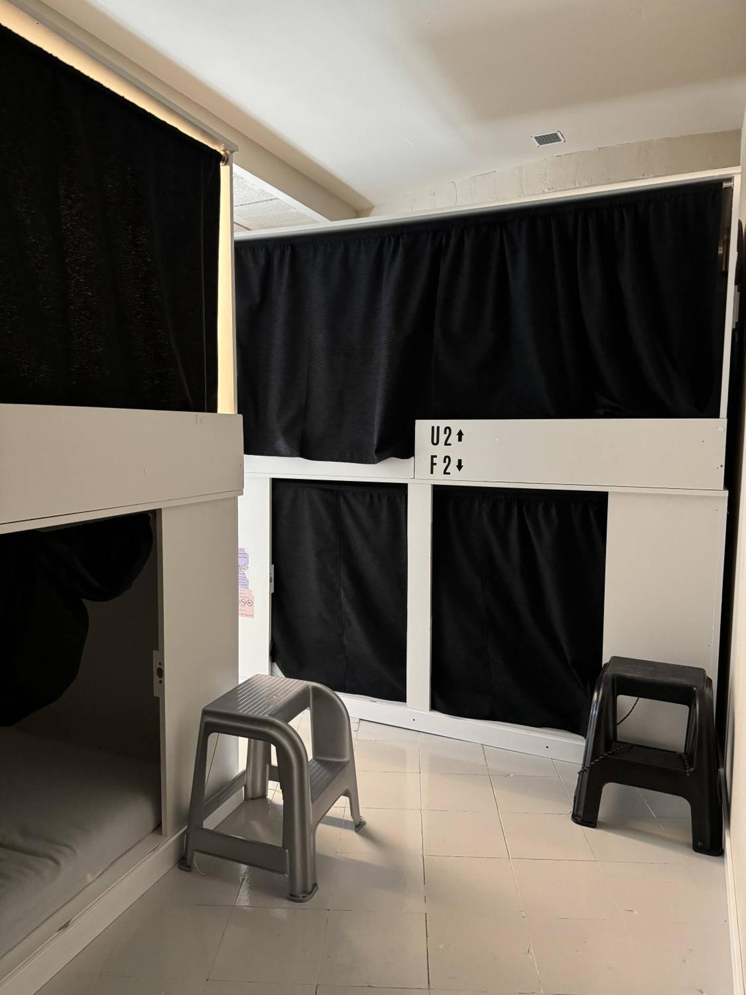 Naap Hotell Valencia Exteriör bild